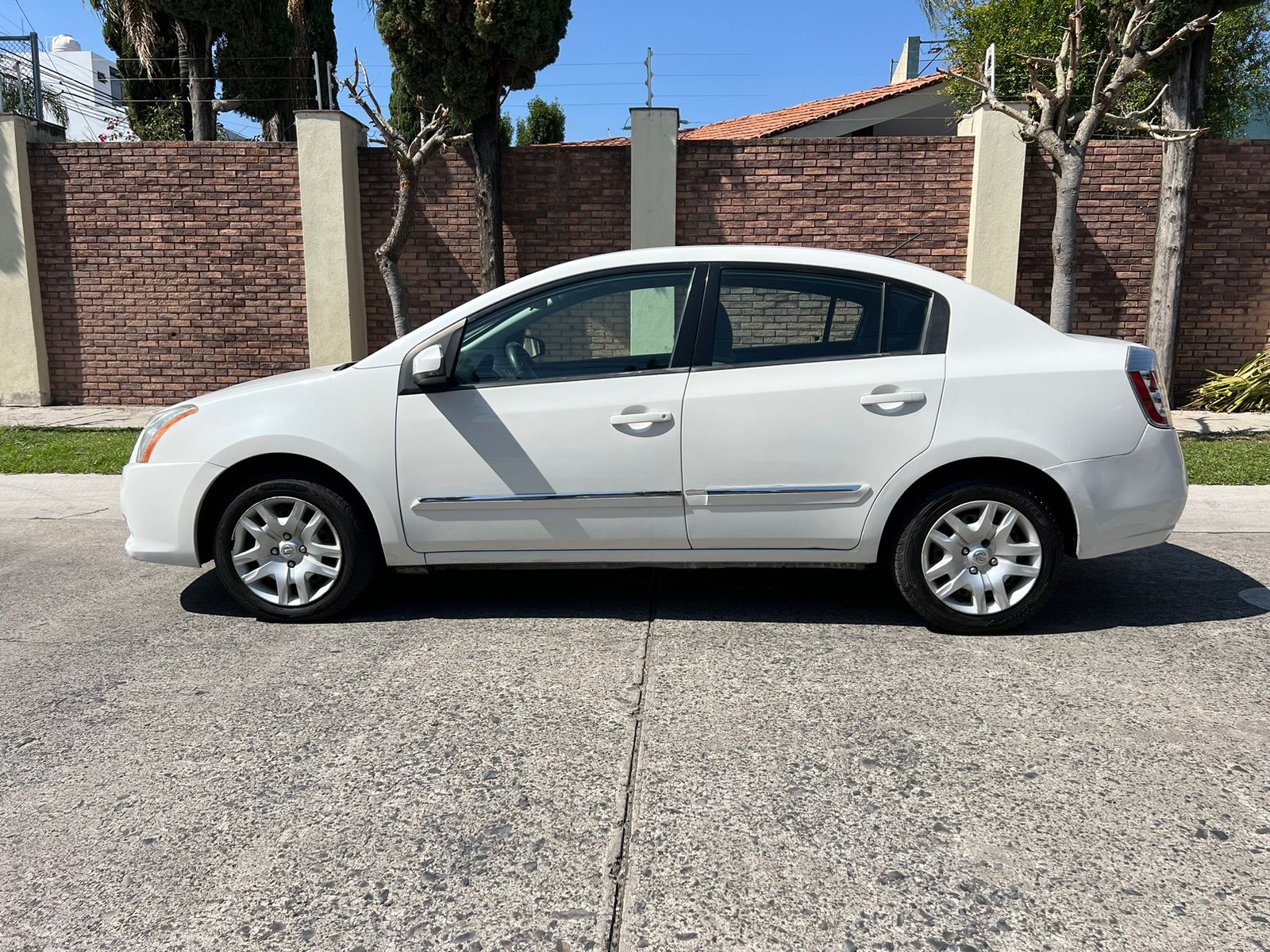 Nissan Sentra 2012 CUSTOM CVT Automático Blanco