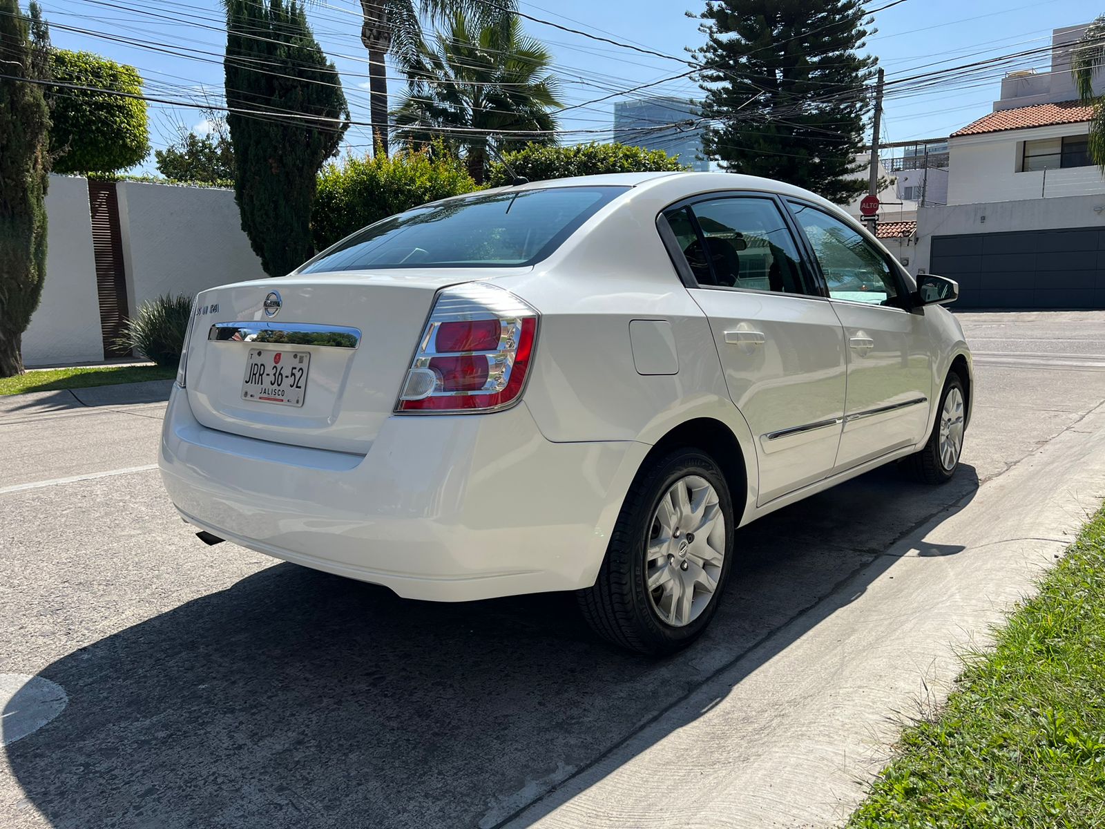 Nissan Sentra 2012 CUSTOM CVT Automático Blanco