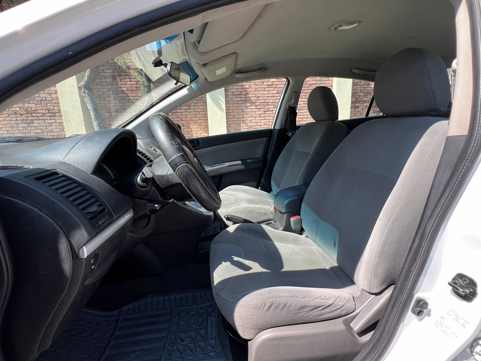Nissan Sentra 2012 CUSTOM CVT Automático Blanco