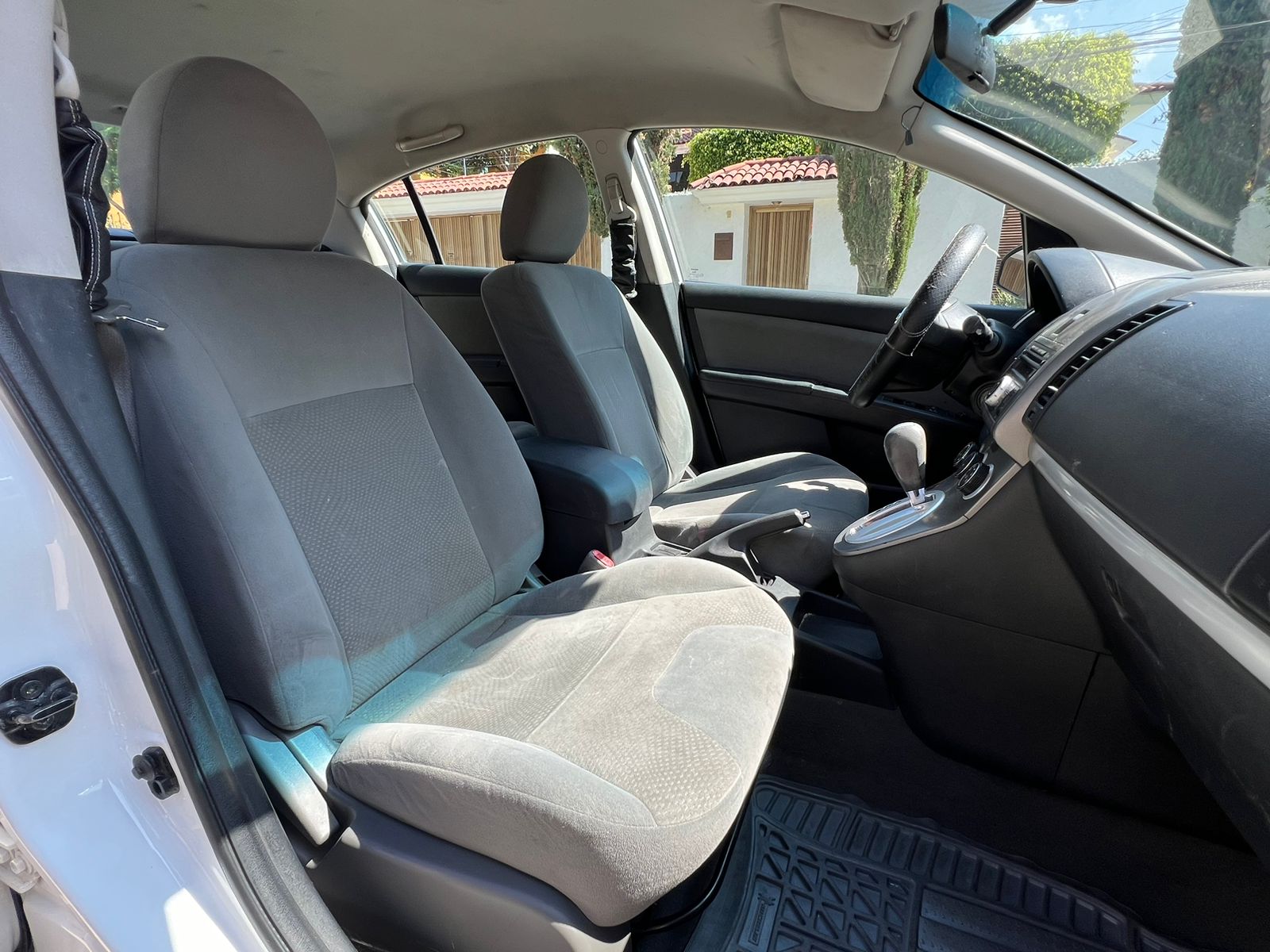 Nissan Sentra 2012 CUSTOM CVT Automático Blanco