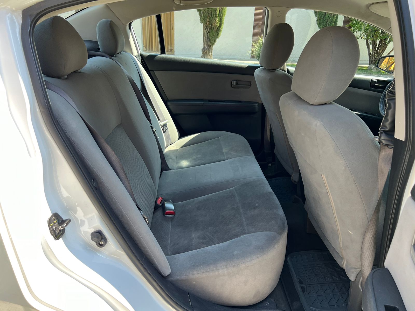 Nissan Sentra 2012 CUSTOM CVT Automático Blanco