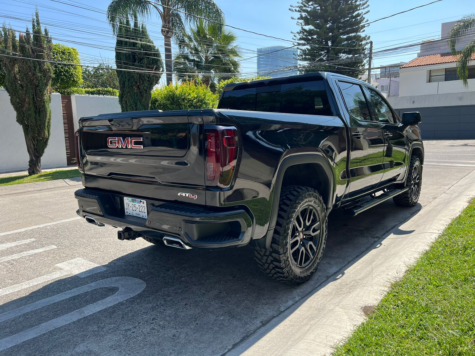 GMC Sierra 2023 AT4 Automático Negro