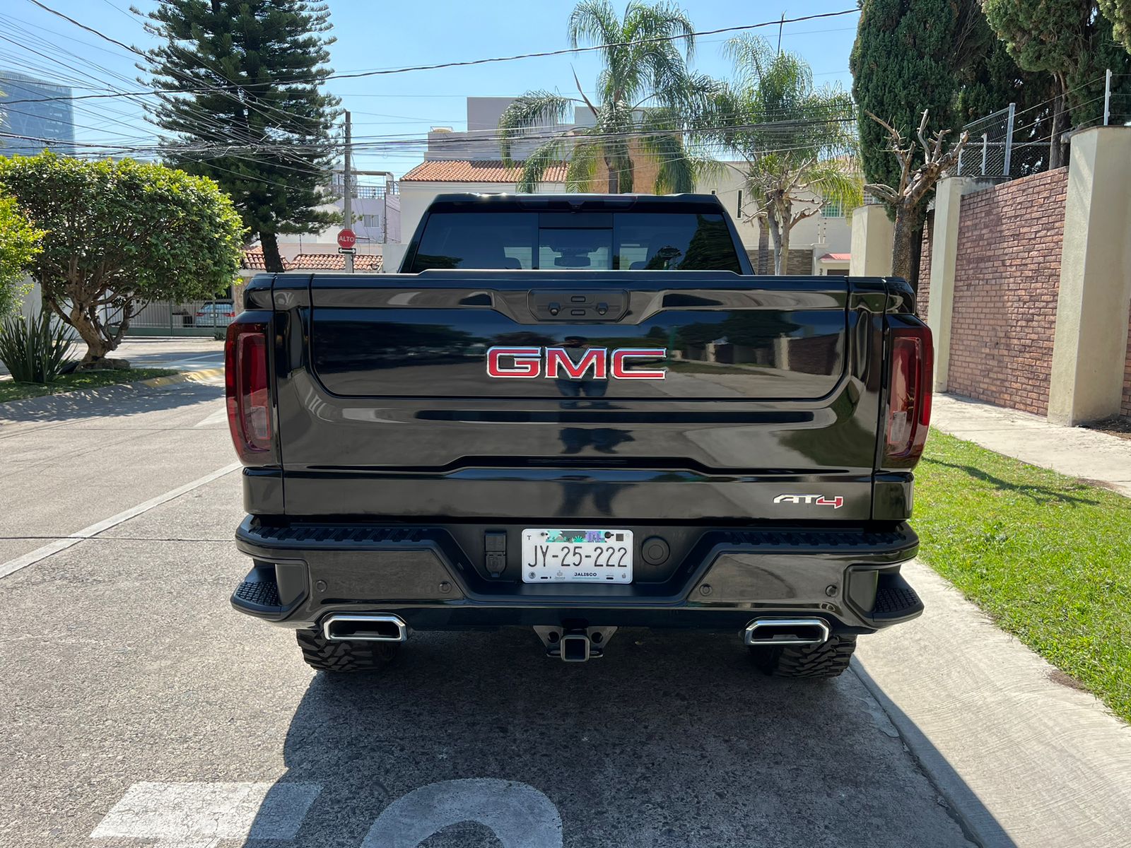 GMC Sierra 2023 AT4 Automático Negro