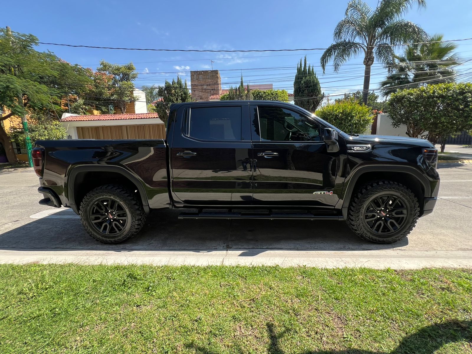 GMC Sierra 2023 AT4 Automático Negro