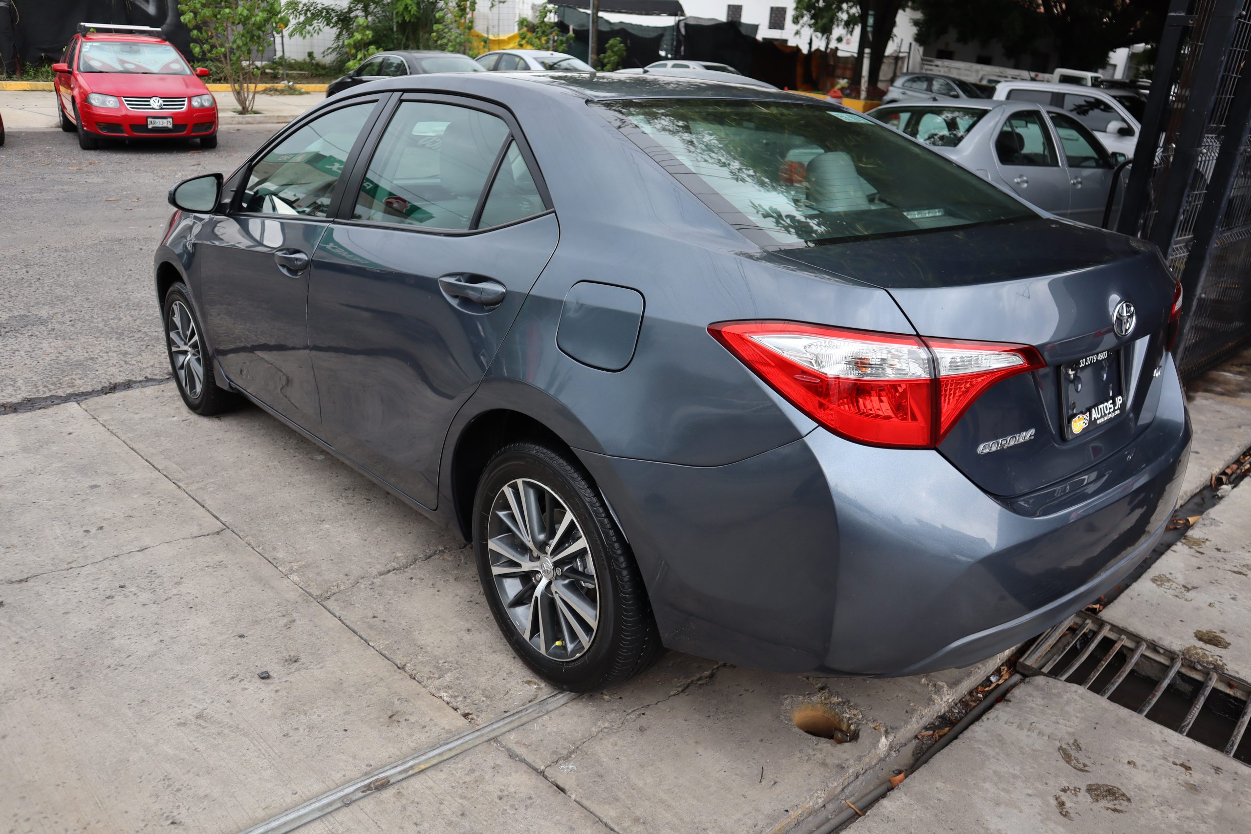 Toyota Corolla 2016 1.8 Le At Automático Gris