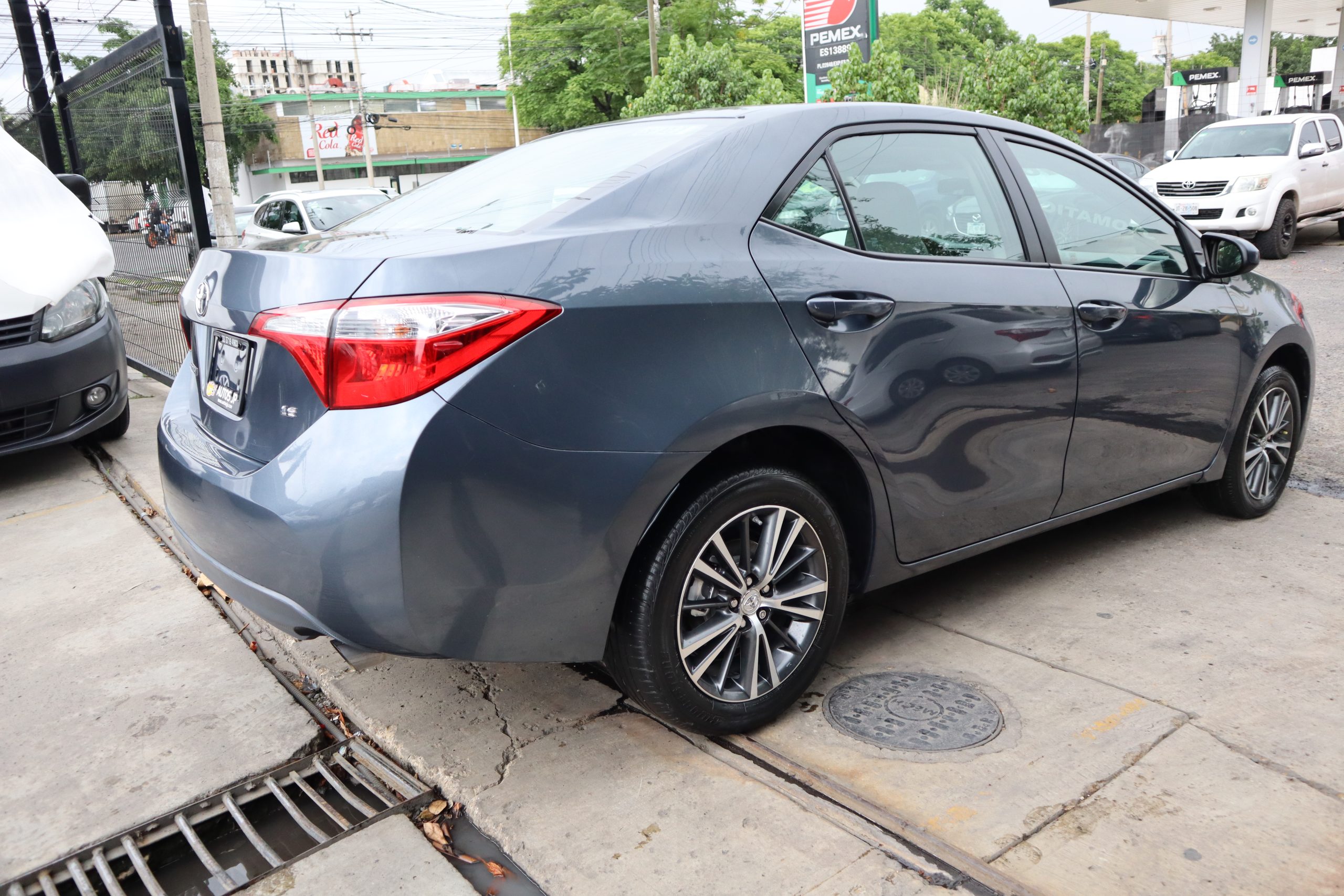 Toyota Corolla 2016 1.8 Le At Automático Gris