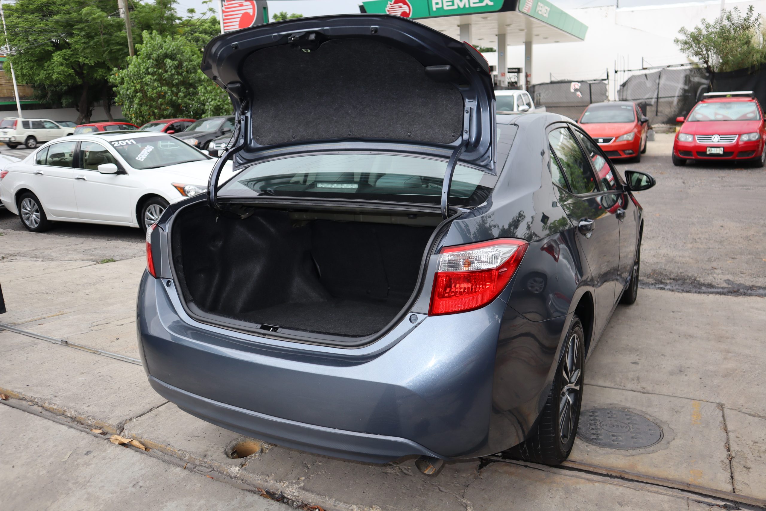 Toyota Corolla 2016 1.8 Le At Automático Gris