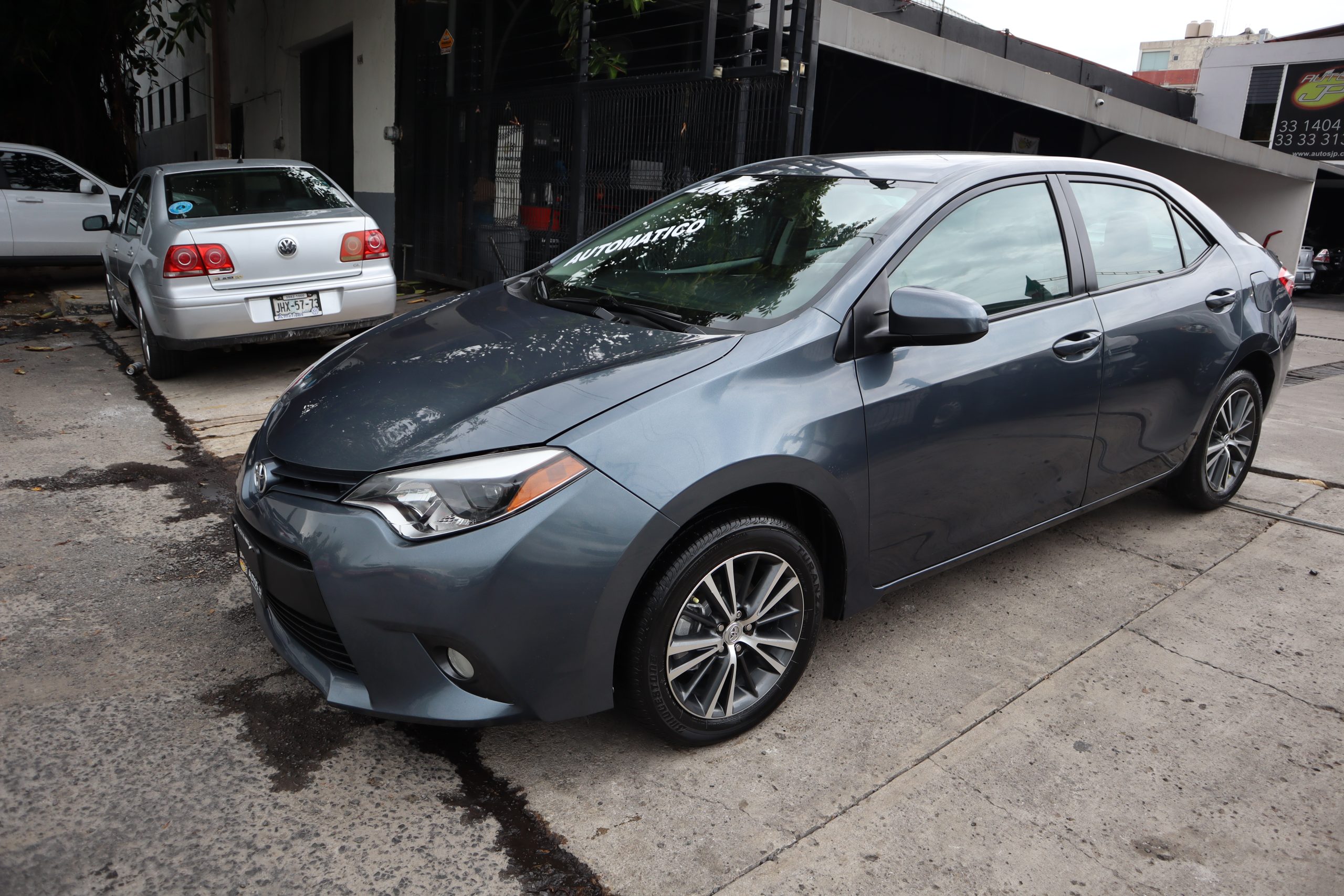 Toyota Corolla 2016 1.8 Le At Automático Gris