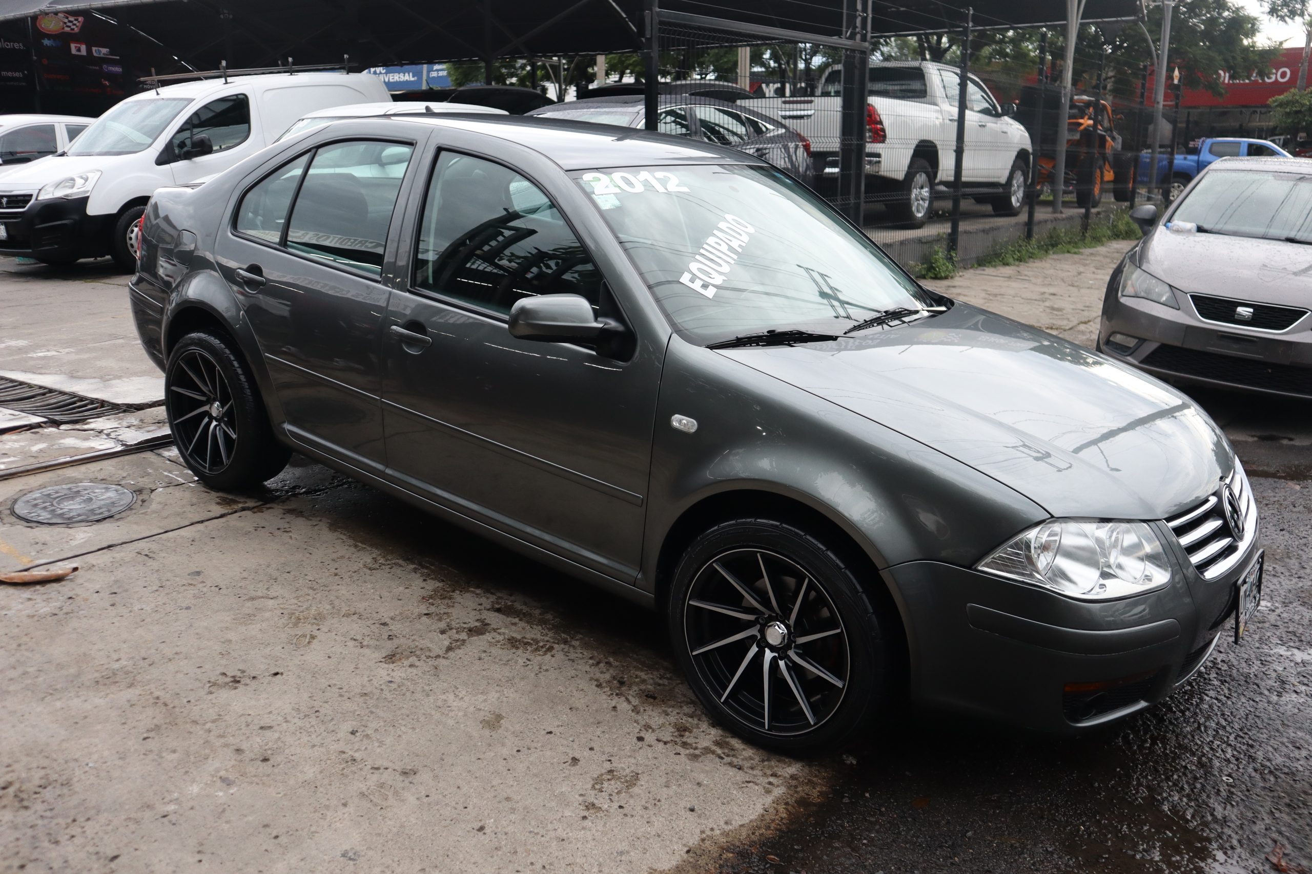 Volkswagen Jetta 2012 Clásico 2.0 Cl 5vel Aa Mt Manual Gris