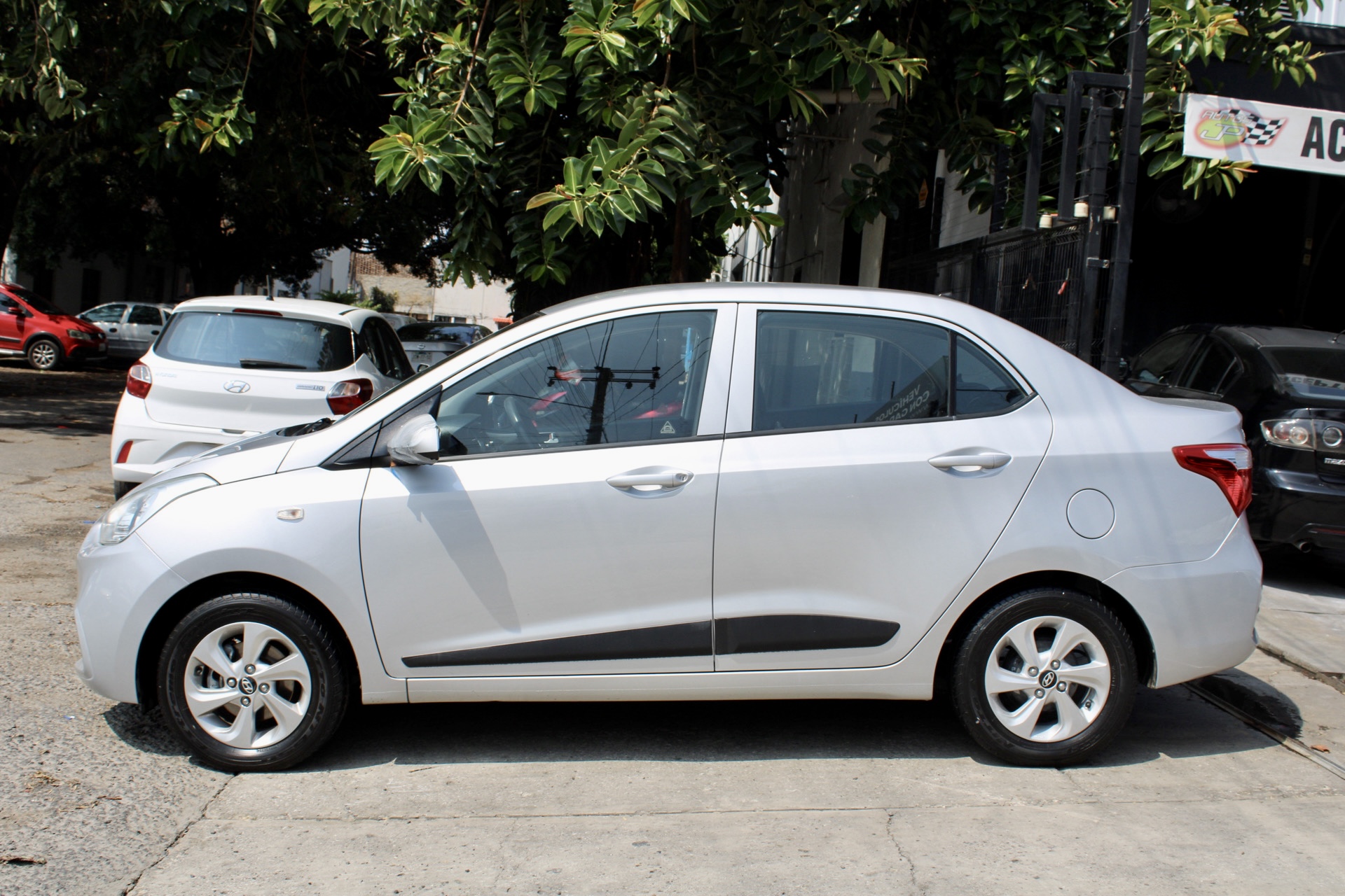 Hyundai Grand i10 2018 1.3 Gls Mt Manual Plata
