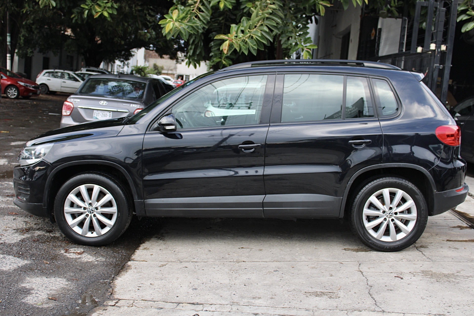 Volkswagen Tiguan 2014 1.4 Sport&style At Automático Negro