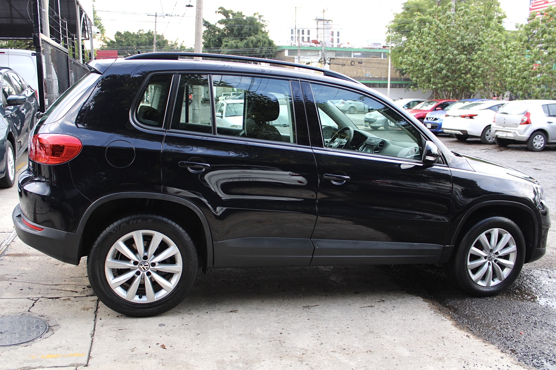 Volkswagen Tiguan 2014 1.4 Sport&style At Automático Negro