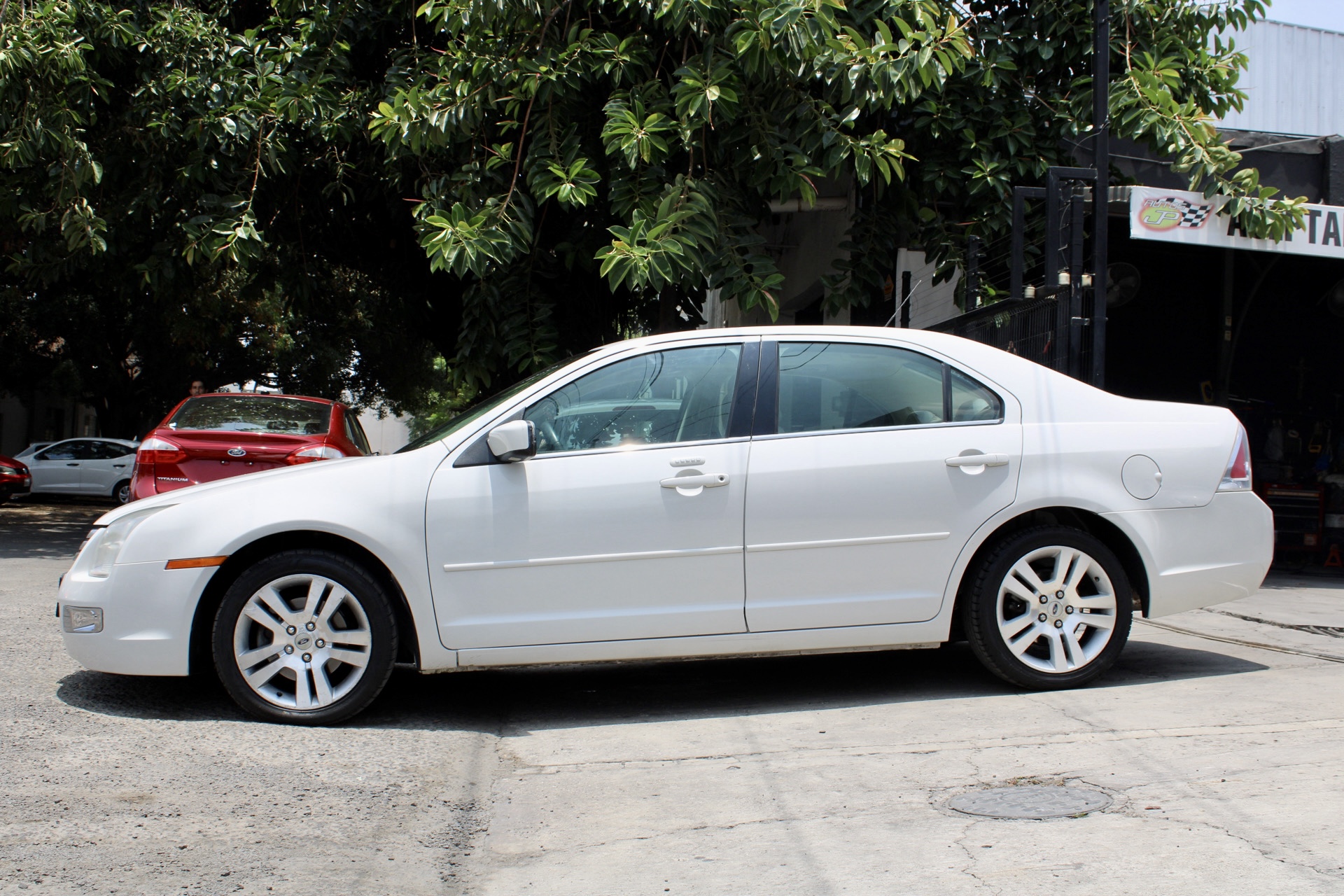 Ford Fusion 2009 SEL PLUS V6 QUEMACOCOS, PIEL. Automático Blanco