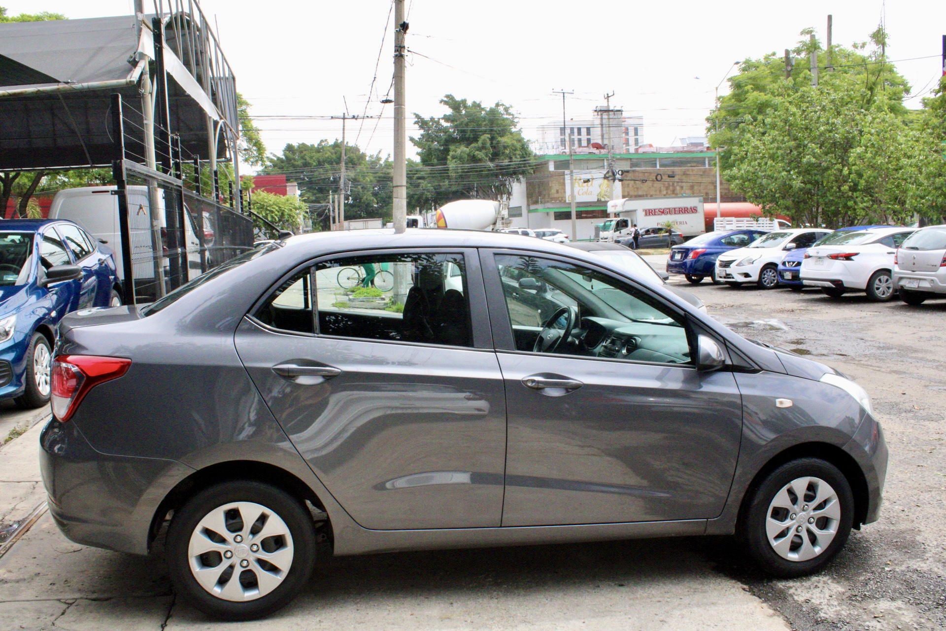 Hyundai Grand i10 2017 GL MID Manual Gris