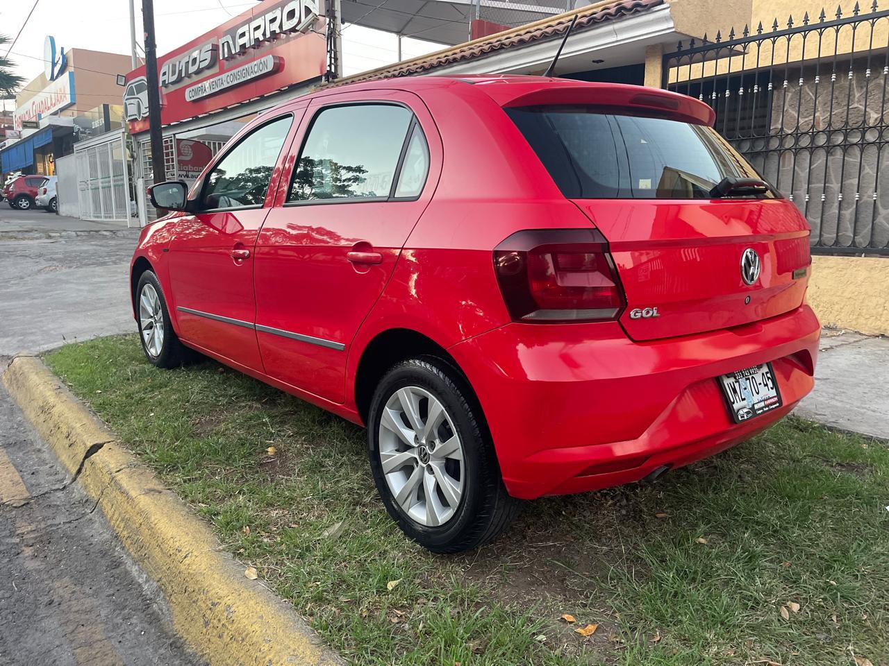 Volkswagen Gol 2017 Confortline Manual Rojo