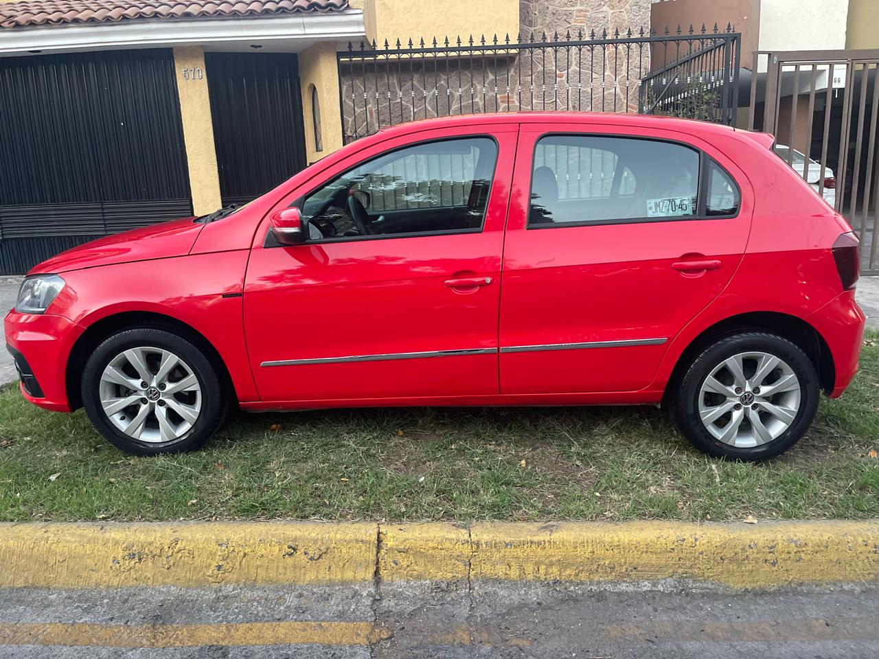 Volkswagen Gol 2017 Confortline Manual Rojo