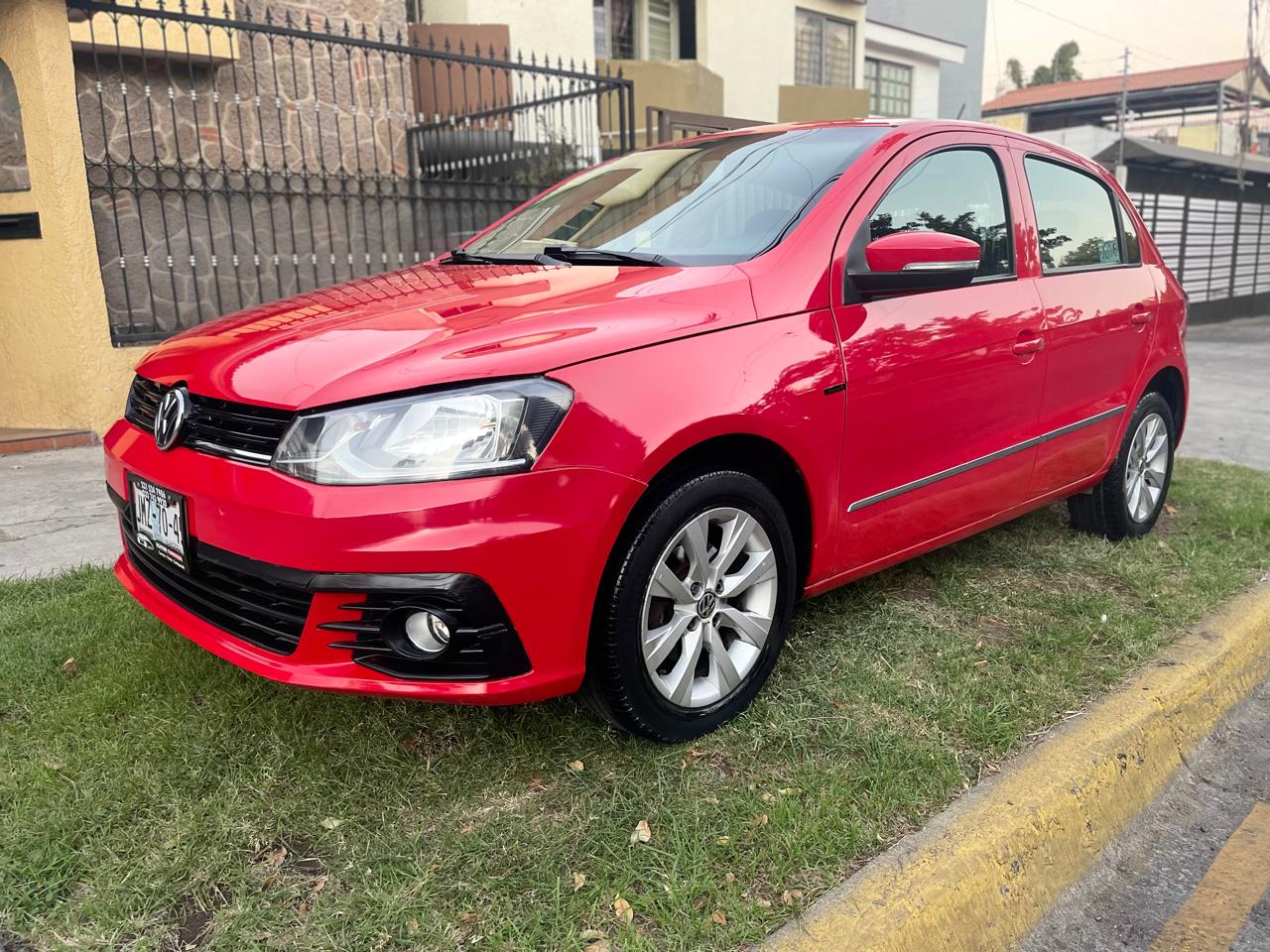 Volkswagen Gol 2017 Confortline Manual Rojo