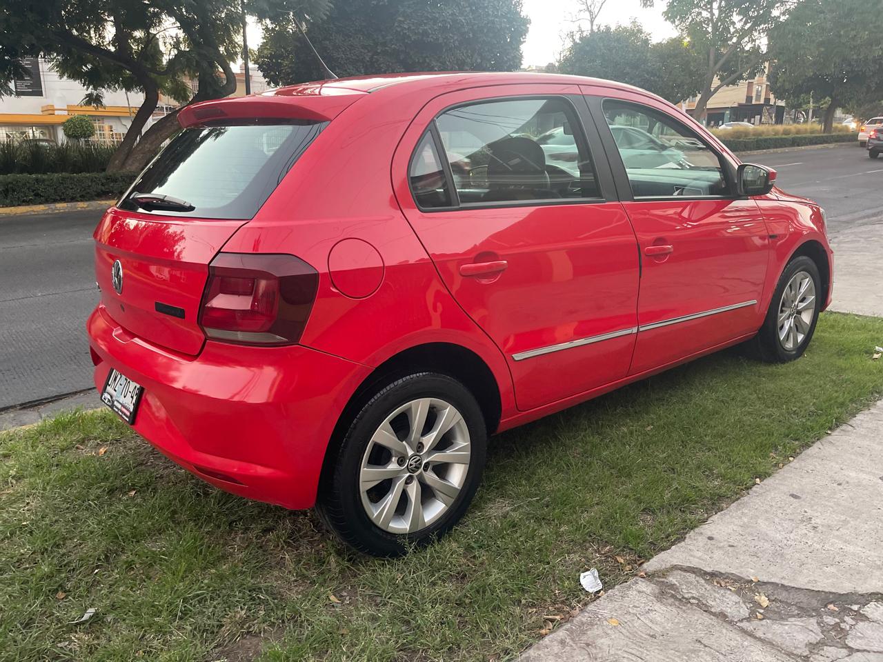 Volkswagen Gol 2017 Confortline Manual Rojo