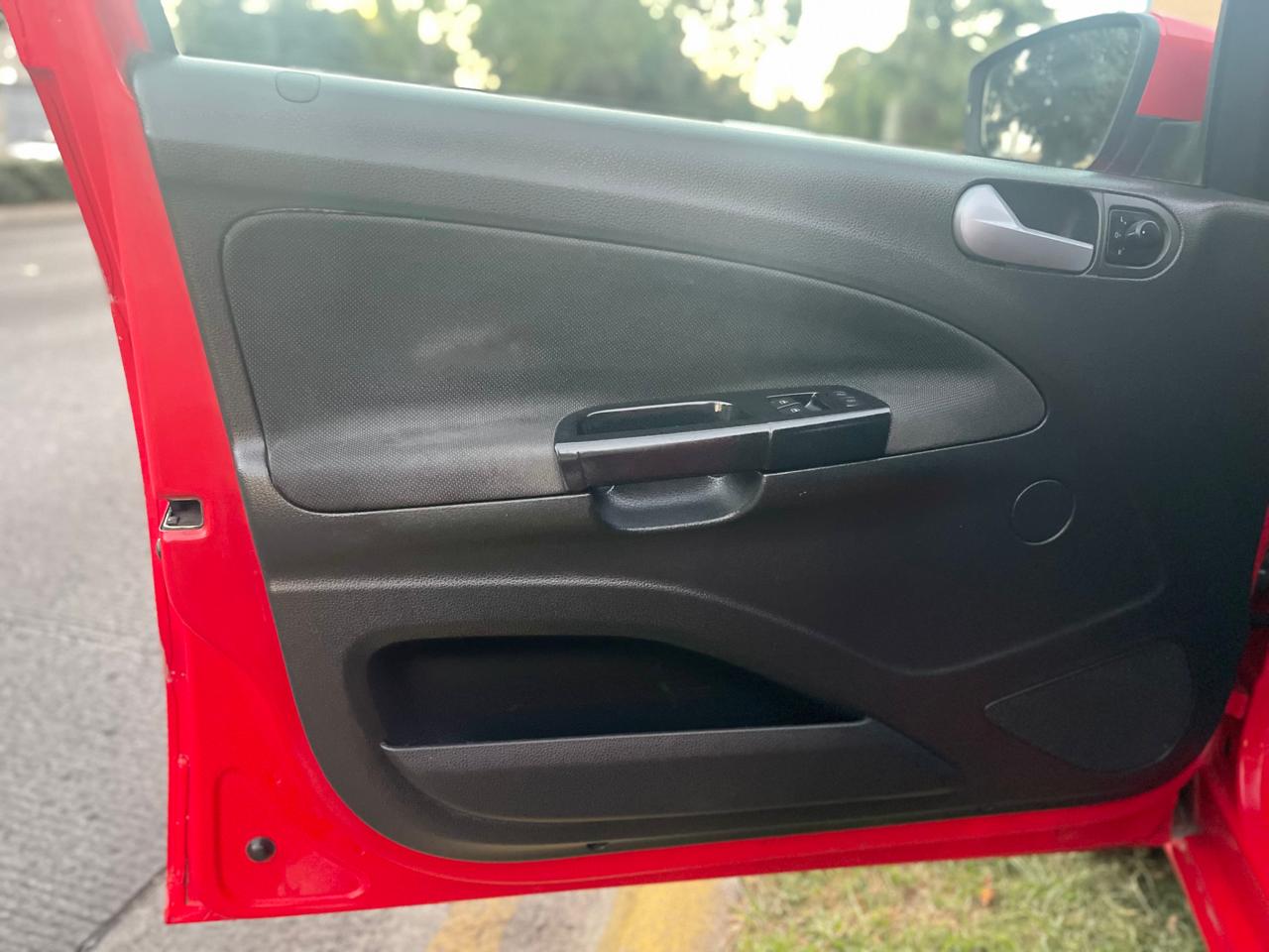 Volkswagen Gol 2017 Confortline Manual Rojo