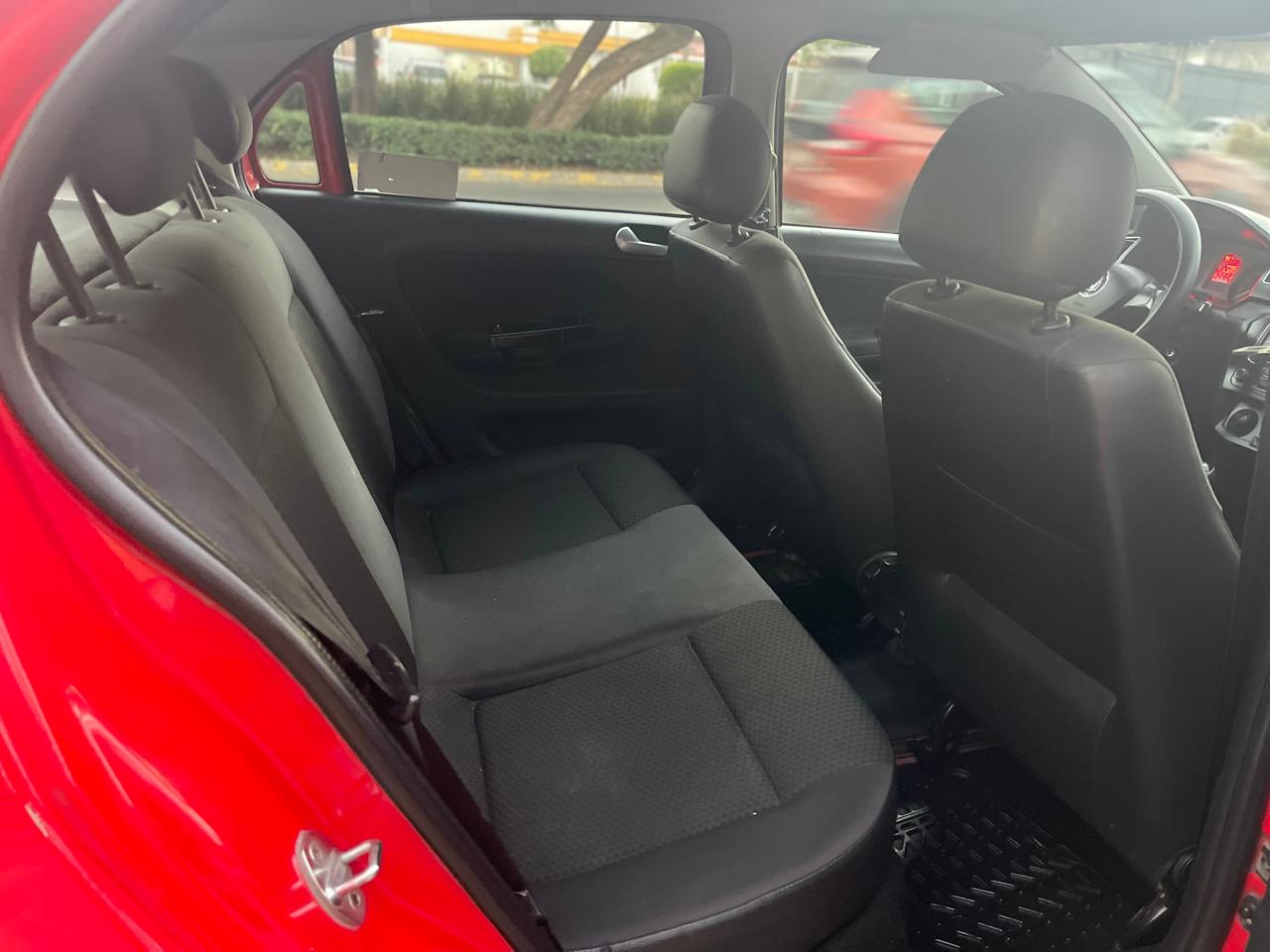 Volkswagen Gol 2017 Confortline Manual Rojo