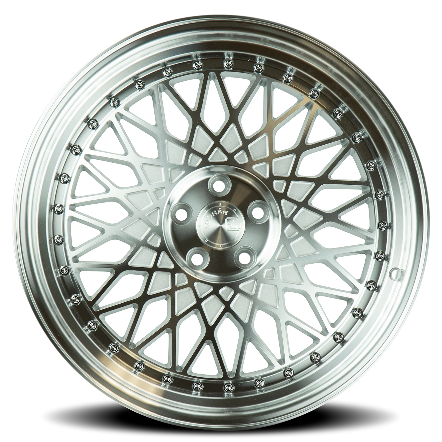 https://storage.googleapis.com/autosync-wheels/webp/AodHan/AH05_SMF_Silver_Machined-Face_5-lug_0003.webp