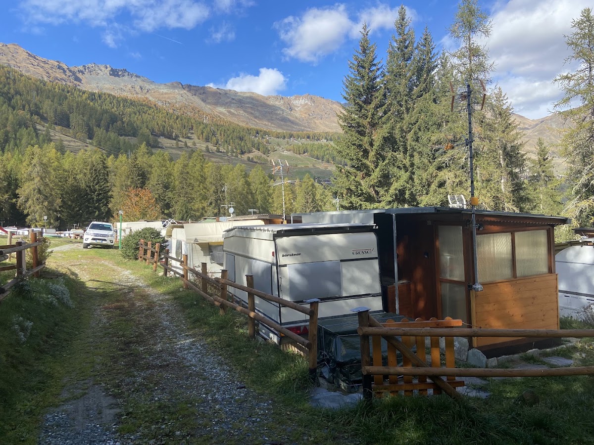 Camping Sun and Snow