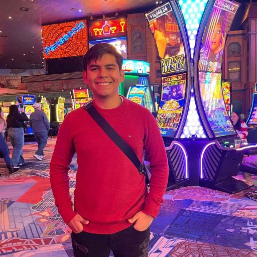 Cesar Yahir De Anda Jimenez Licenciado en Nutrición