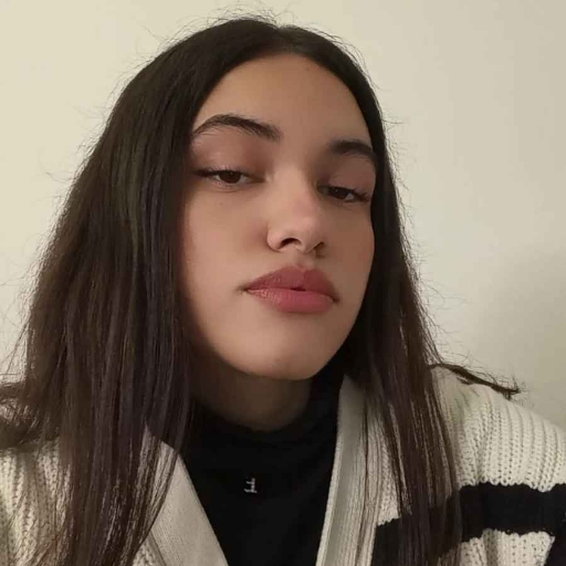 Alejandra Estefanía Vázquez Pérez Licenciada en Nutrición