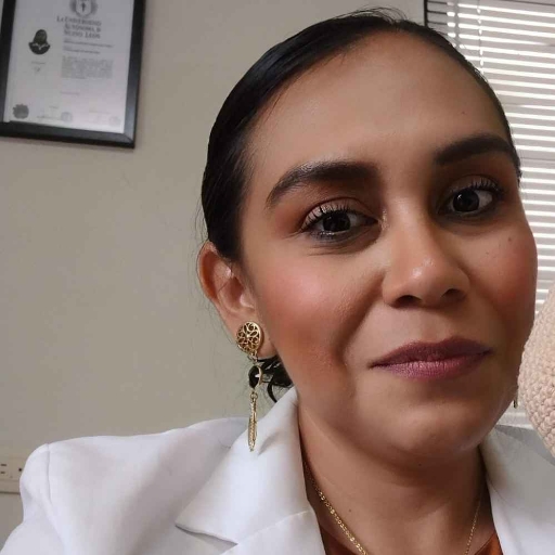 Brenda Maricruz Martinez Cerda Licenciada en Nutrición
