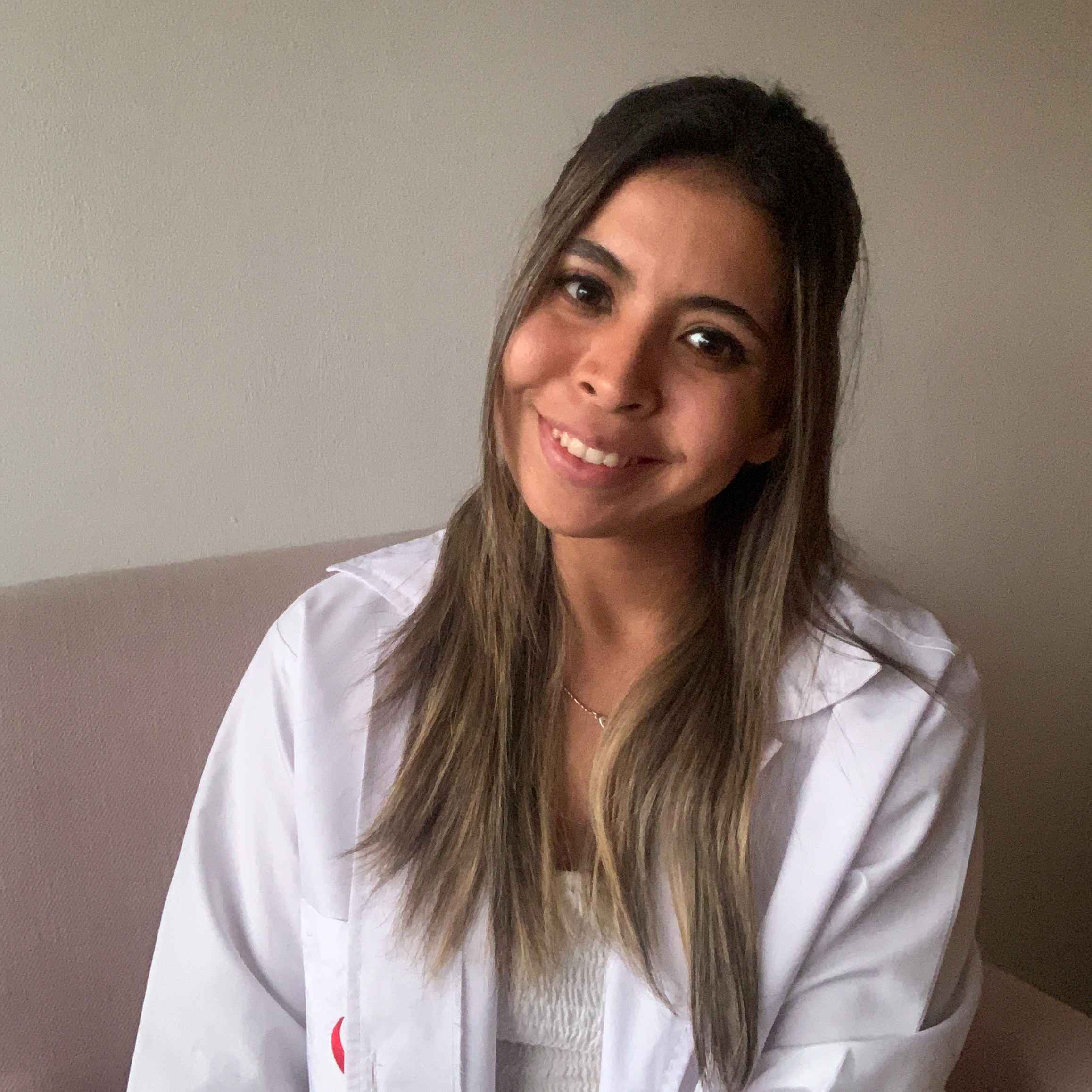 Romina Cossio Bachiller en nutricion
