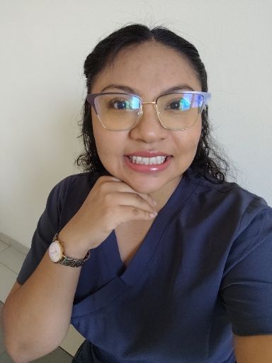 L.n. Ana Yam Estrada Licenciada en Nutrición