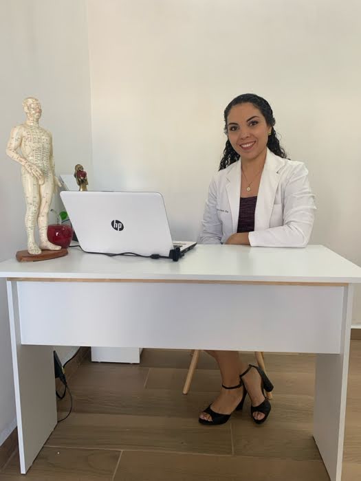 Diana Karolina De La Torre Cruz Licenciada en Nutrición, Maestra en Nutrición Clínica con Doctorado en Salud Pública