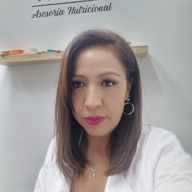 Victoria Sánchez Benítez Licenciada en Nutrición