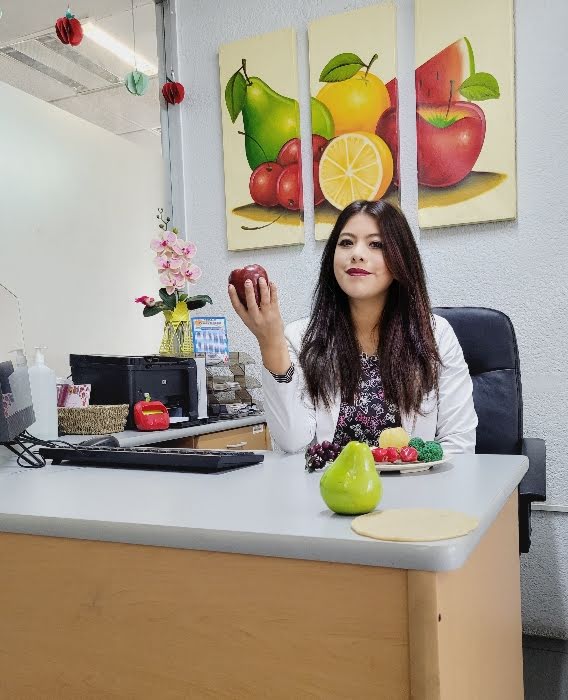 Chantal Yokebed Badillo Alvarado Licenciada en Nutrición