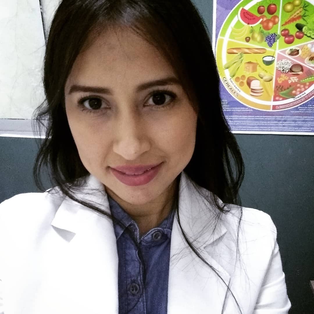 Daniela Avila Van Scoit Licenciada en Nutrición 