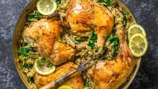 Pollo al limón con arroz integral y espinacas