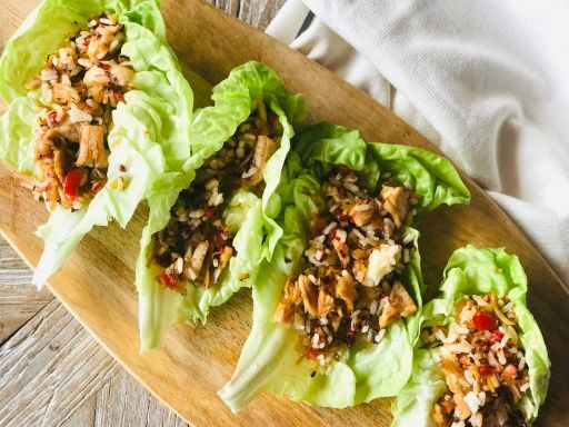 Wraps de Lechuga Rellenos de Pollo con Arroz