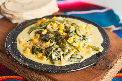 Rajas con queso y frijoles cocidos