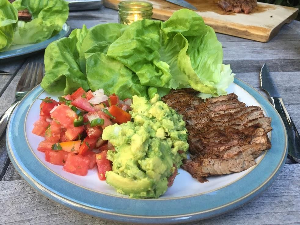 Carne asada con guacamole de 260.2 Kcal