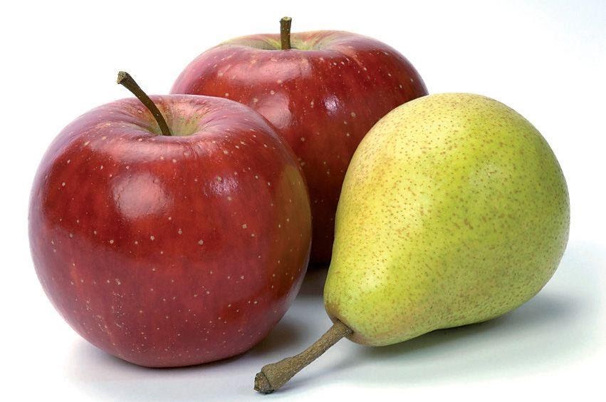 Manzana y pera con crema de almendra  de 194.1 Kcal