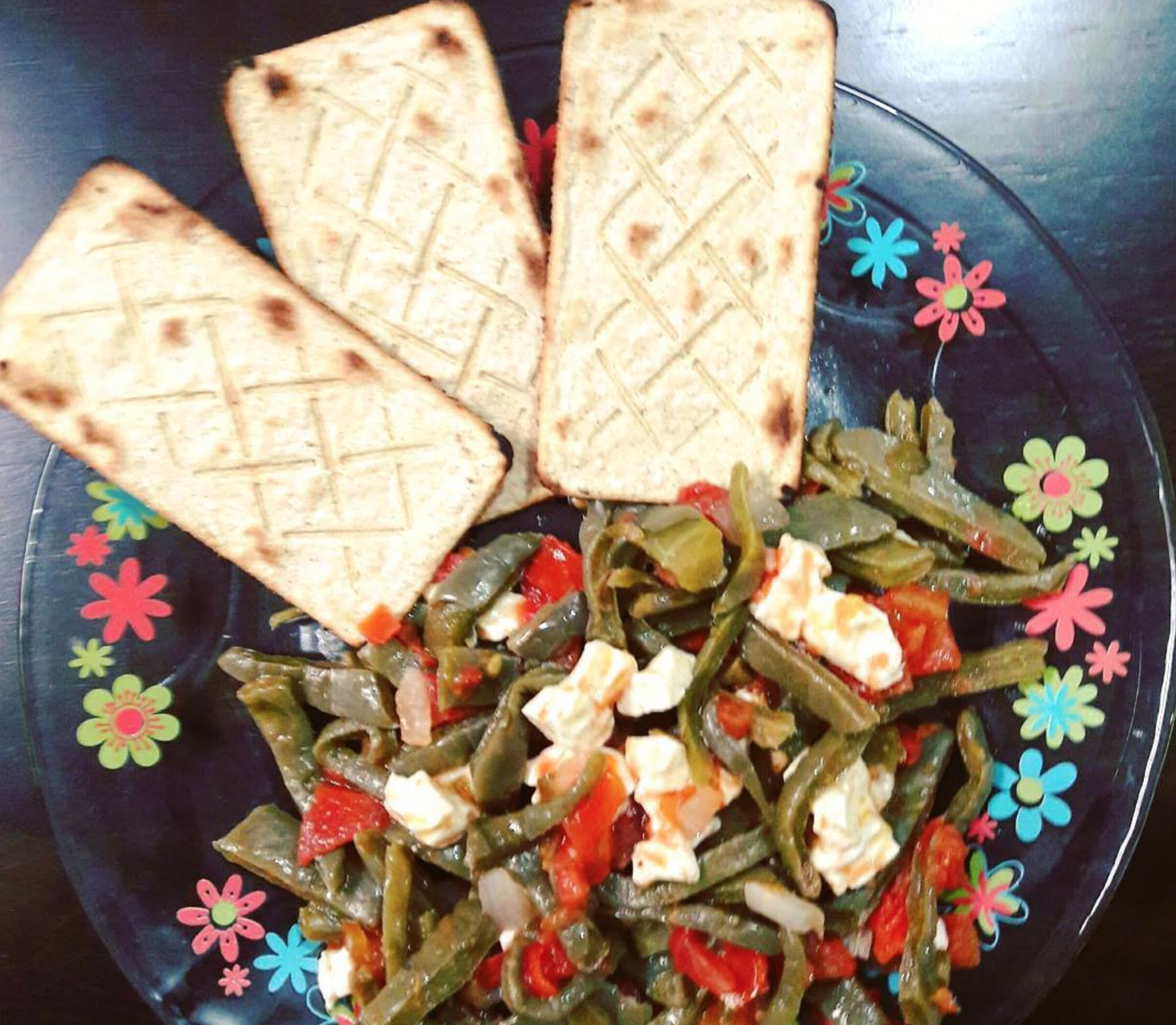 Tostadas de panela con nopales de 216.2 Kcal