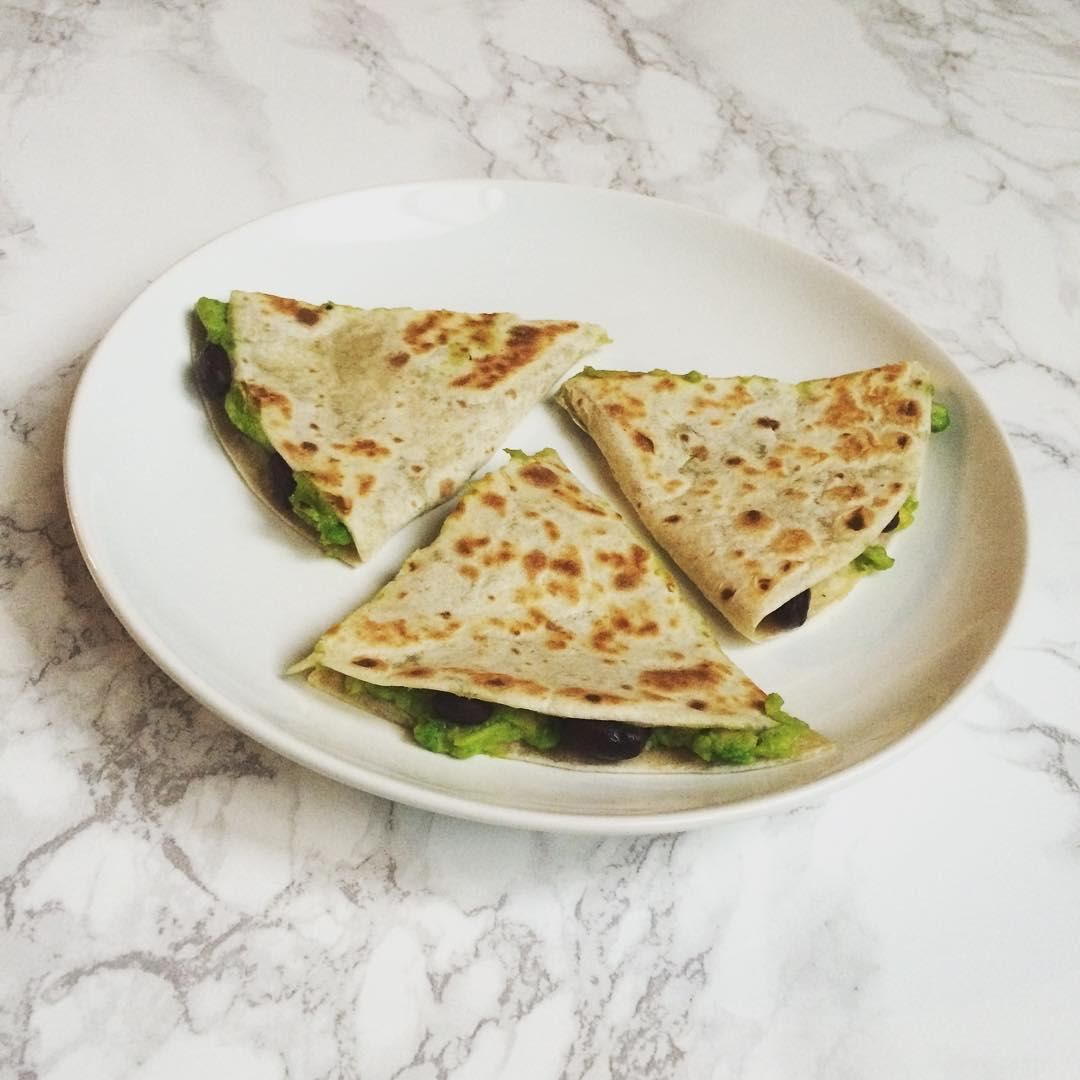 Quesadilla de panela con espinacas de 204 Kcal