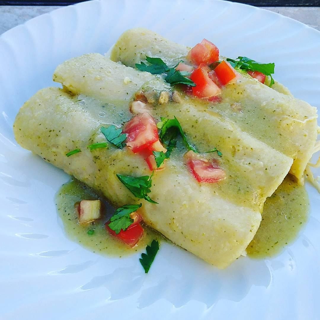 Enchiladas de pollo  verdes