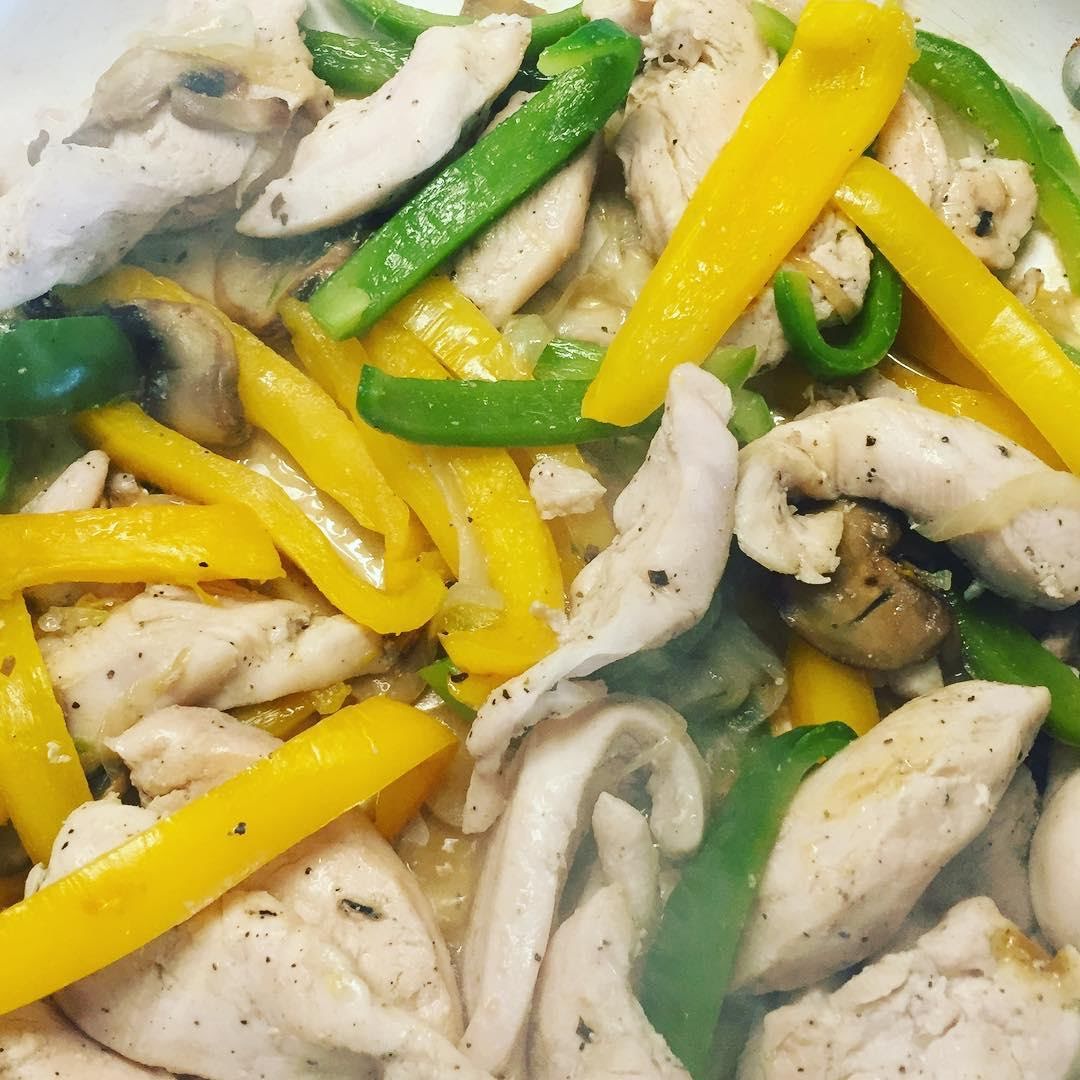 Fajitas de pollo con vegetales de 115.2 Kcal