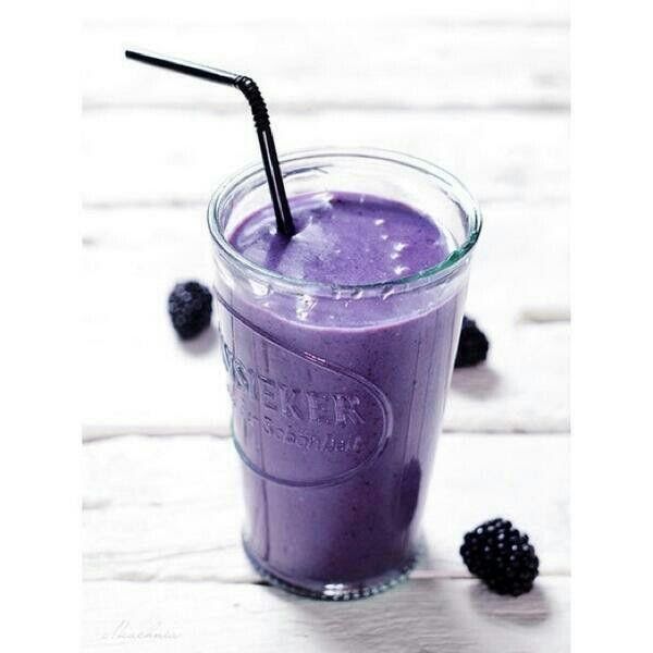 Smoothie de yogurt con zarzamora de 268.1 Kcal