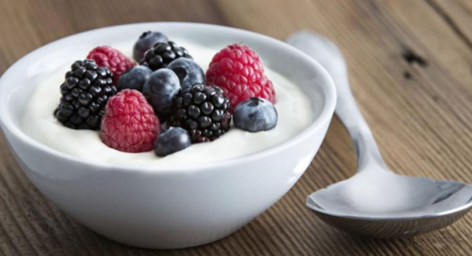 Yogurt con frutos rojos de 315 Kcal