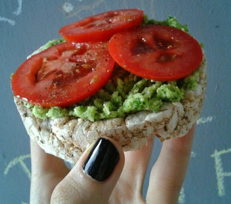 Tortitas de arroz con guacamole de 193 Kcal