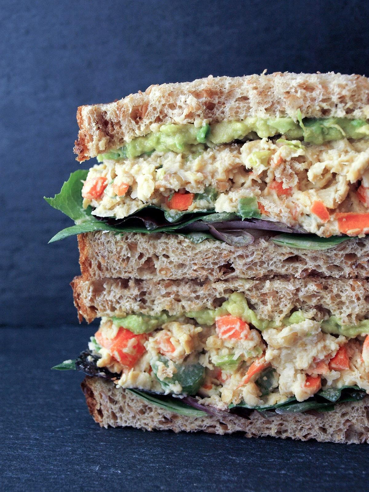 Sándwich de ensalada de garbanzo de 279 Kcal