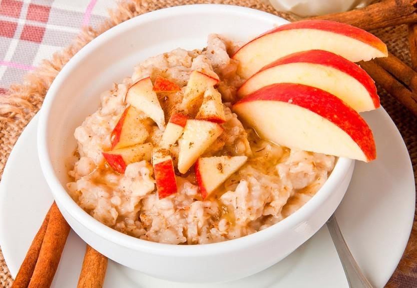 Avena con manzana y almendras