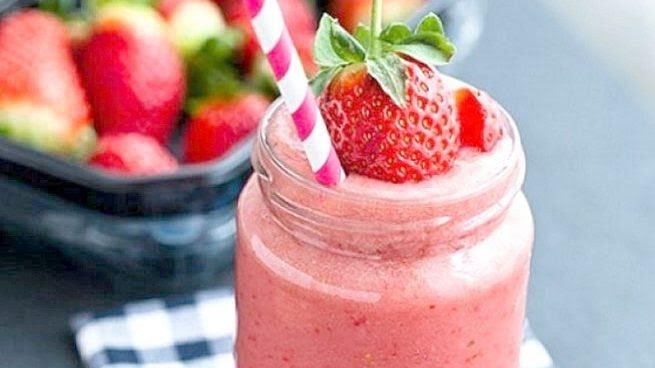 Smoothie de fresa y nuez de 167 Kcal